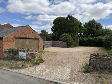 Photo of Lathbury Manor, Northampton Road, Lathbury, Newport Pagnell