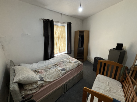 Photo of 42 Newstead Avenue, Halifax, HX1 4TE